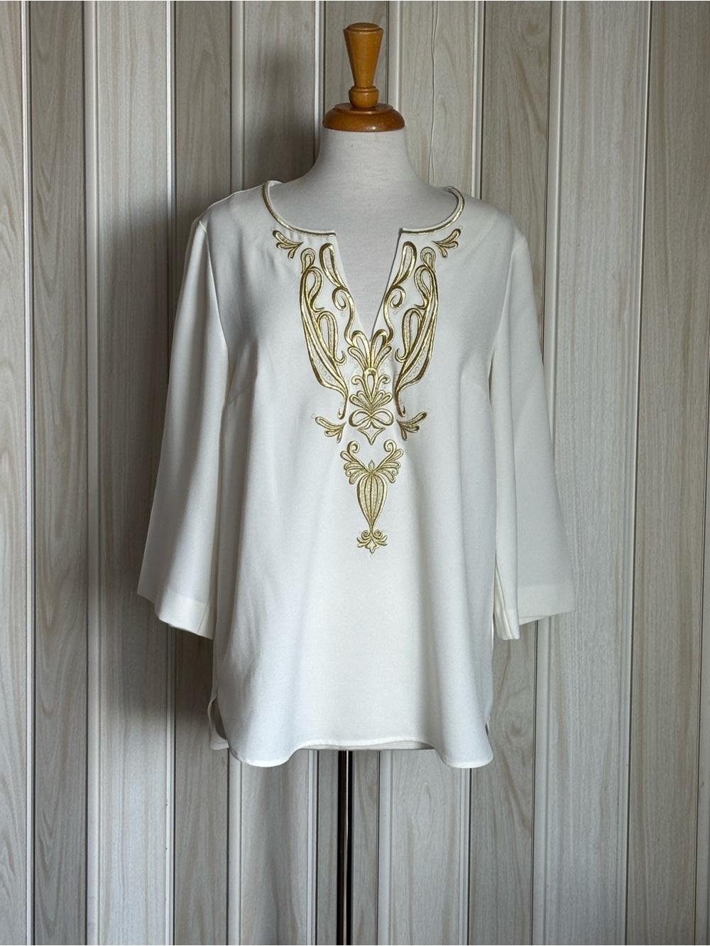 Lilly Pulitzer White Tunic with Gold Embroidered V-Neck